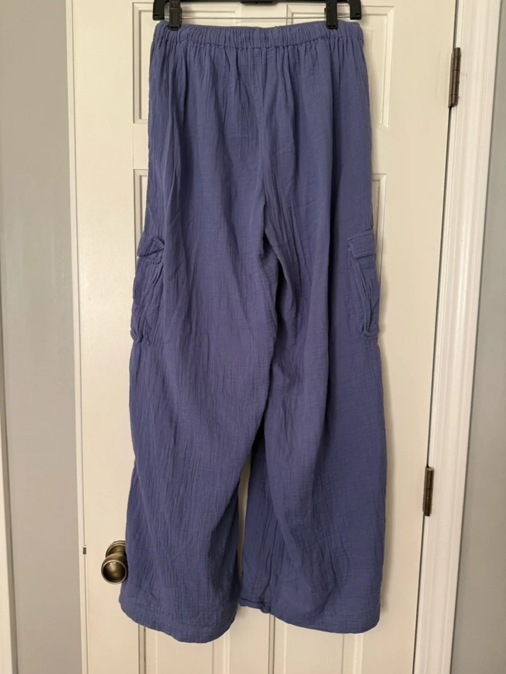 Roxy 100% cotton Lightweight Wide-Leg Cargo Pants in Dusty Blue - Picture 2 of 3